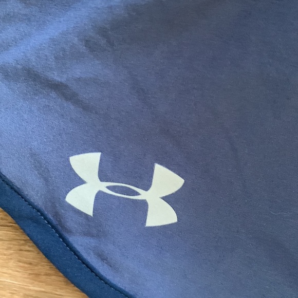 Under Armour sz XS running shorts euc super lightweight - Picture 3 of 6